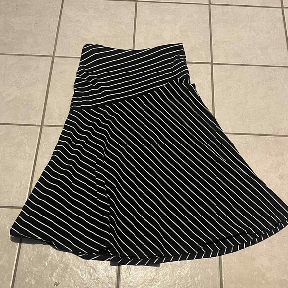 CHAPS WOMEN BLACK WITH WHITE STRIPES MAXI SKIRT SIZE MEDIUM 100% COTTON - Picture 1 of 5